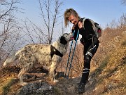 37 Nina contenta di camminare sui monti